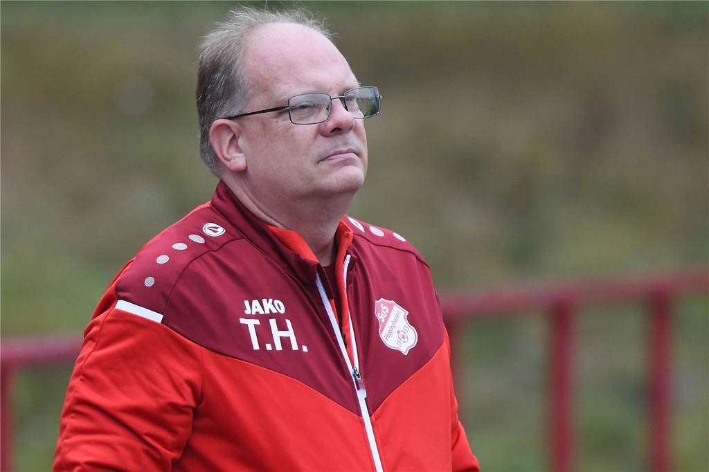 Kreisliga : Ein Castrop-Rauxeler Team hat keine Testspiele - klinkt sich bei Zweiter Mannschaft ein Torsten Heermann, Trainer des SuS Pöppinghausen.