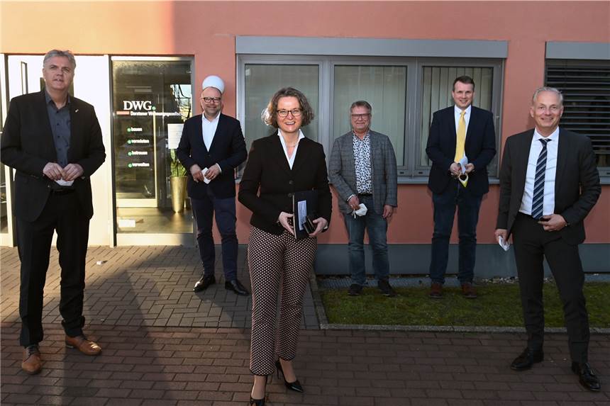 Ministerin in Dorsten: Zechenhäuser in Holsterhausen brauchen Hilfe Ministerin Ina Scharrenbach besuchte Dorsten.