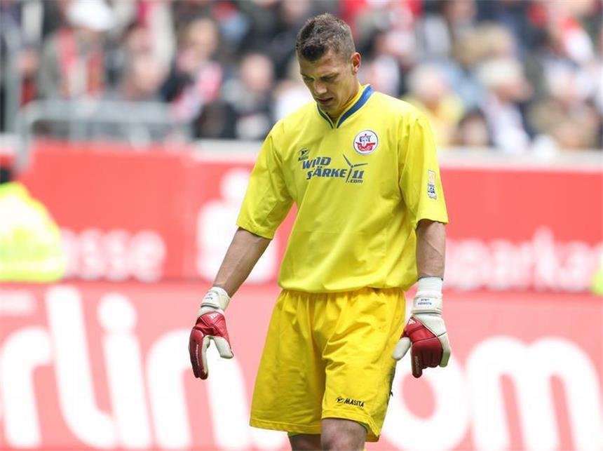 Walke dritter deutscher Torhüter in Salzburg Torwart Alexander Walke verpasste mit Hansa Rostock den Klassenerhalt.