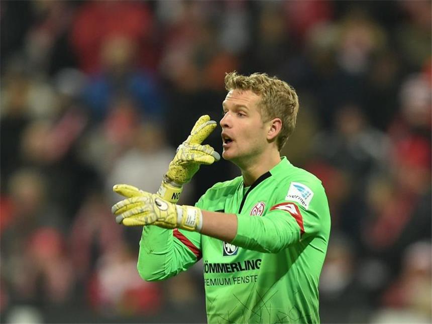 Mainz leiht Torwart Lössl an Huddersfield aus Torwart Jonas Lössl musste beim FSV Mainz dem neu verpflichteten René Adler weichen. Foto: Torsten Silz