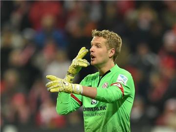 Torwart Jonas Lössl musste beim FSV Mainz dem neu verpflichteten René Adler weichen. Foto: Torsten Silz