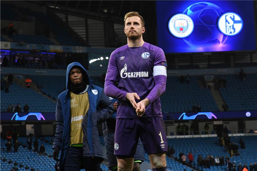 Schalke-Torwart Fährmann verlängert und wird ausgeliehen Torwart Ralf Fährmann nimmt für eine Saison Abschied vom FC Schalke 04.