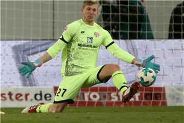 Torwart Robin Zentner muss wegen einer Kniereizung einige Wochen pausieren. Foto: Thomas Frey