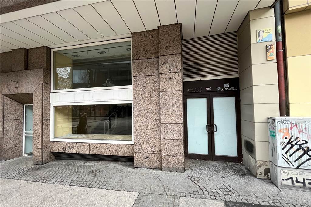 Game Stop schließt Filialen – Shop in der Thier-Galerie noch geöffnet Total verwaist ist bereits die ehemalige Game-Stop-Filiale nahe der Corso-Passage an der Hansastraße in Dortmund.
