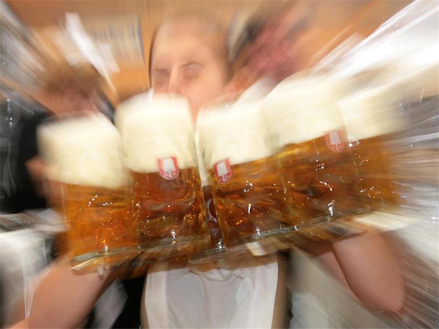 Moskauer Stadtverwaltung: Oktoberfest ist «antirussisch» Trachtenkleidung und Bier sind nach Ansicht von Moskaus Stadtverwaltung «antirussisch». Foto: Frank Leonhardt