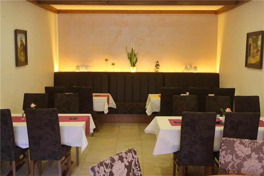 Asbecker Pflaumen gehören bei Enseling auf die Speisekarte Tradition und moderne Elemente kommen im Restaurant zusammen.