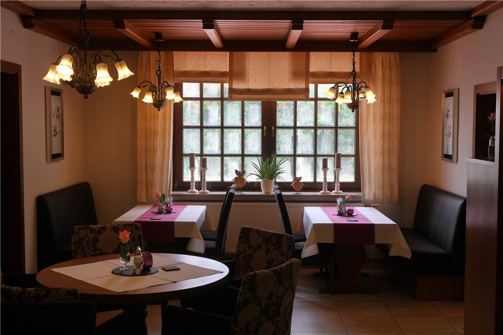 Asbecker Pflaumen gehören bei Enseling auf die Speisekarte Tradition und Moderne treffen im Restaurant zusammen.