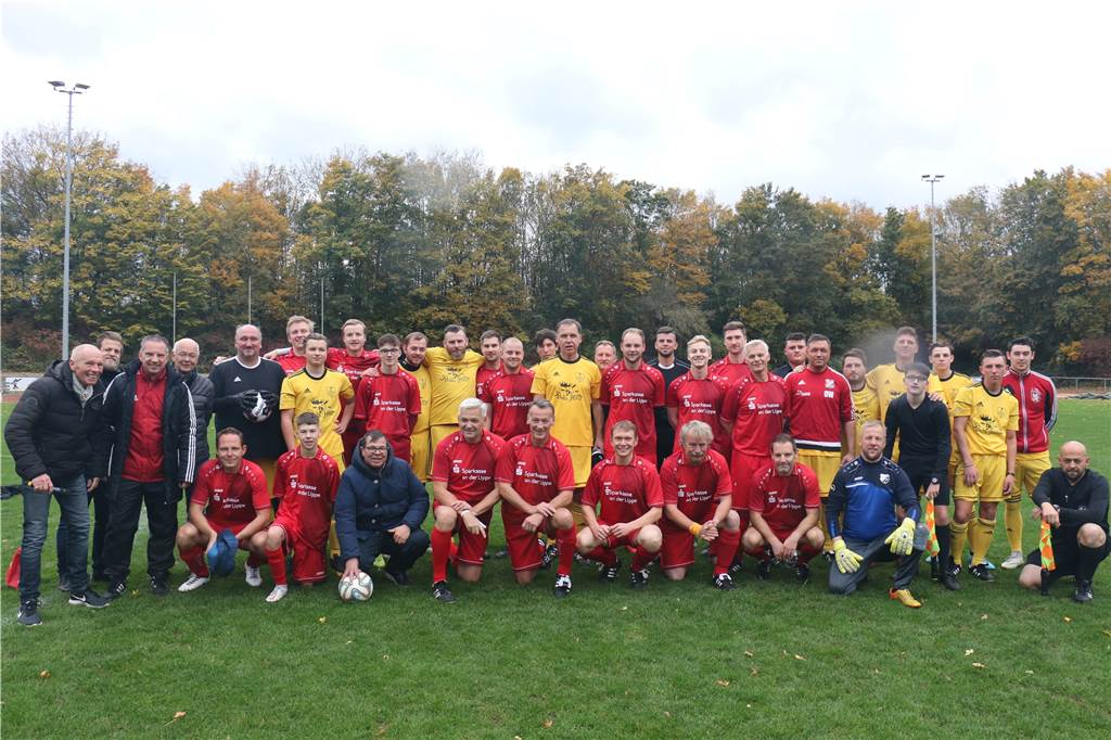 Sim-Jü-Fußballspiel: Tapken macht für Allstars alles klar, Schausteller machen Stimmung Traditionell treten die Werner Allstars gegen die Schausteller vor Sim-Jü an.