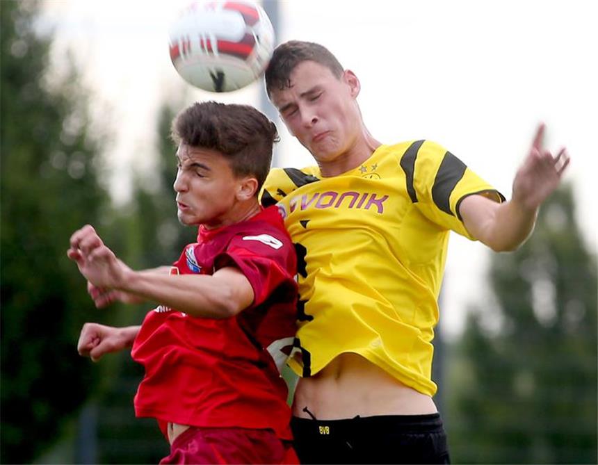 BVB-U17 holt achten Dreier in Serie Traf doppelt für die BVB-U17: Janni-Luca Serra (r.).