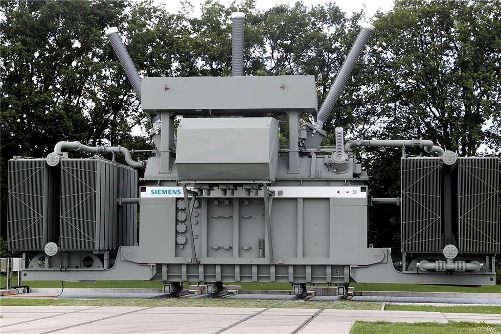 Schaltstelle der Energiewende: Das Umspannwerk in Haltern-Kusenhorst Trafos sorgen im Umspannwerk für die Angleichung der Spannung.