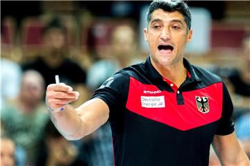 Trainer Andrea Giani führte das deutsche Volleyball-Team in der Nationenliga zum überraschenden Sieg gegen Polen. Foto: Andrzej Grygiel/PAP