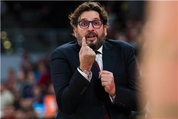 Trainer Andrea Trinchieri kassierte mit Brose Bamberg in Istanbul eine vermeidbare Niederlage. Foto: Nicolas Armer