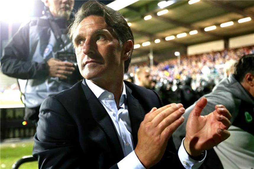 „Kicker“: Labbadia bleibt Trainer beim VfL Wolfsburg Trainer Bruno Labbadia bleibt wohl in Wolfsburg. Foto: Frank Molter