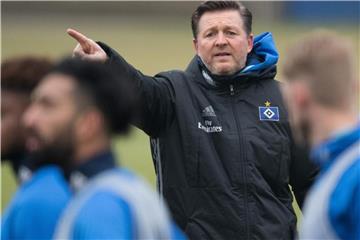Trainer Christian Titz hat dem HSV noch einmal Leben eingehaucht. Foto: Daniel Reinhardt