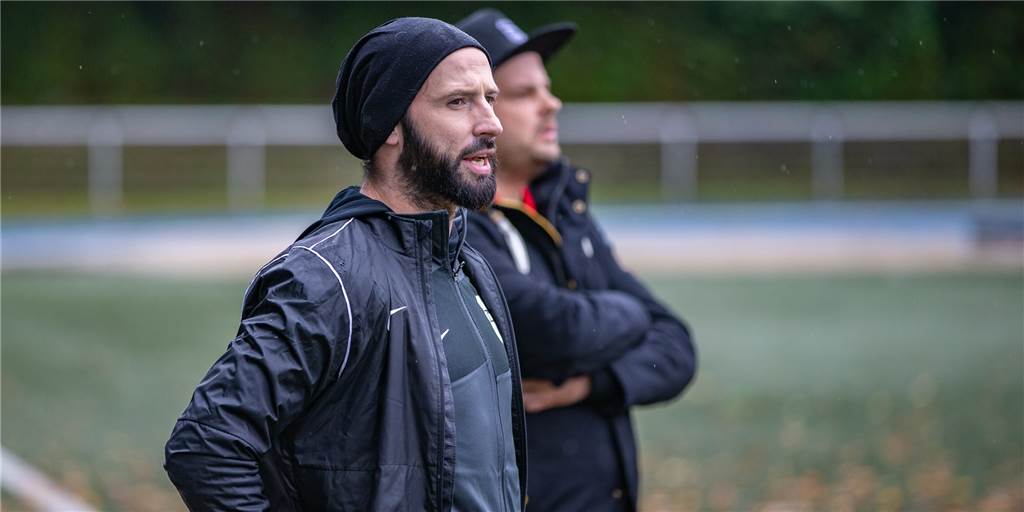 Trainer David Sawatzki war nach dem Spiel des BV Brambauer reichlich angefressen.