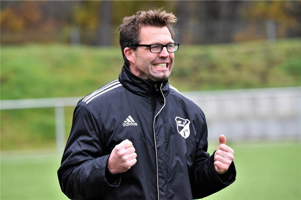 SSV Rhade stapelte erfolgreich tief: Spitzenreiter Iserlohn entthront Dirk Bessler jubelt