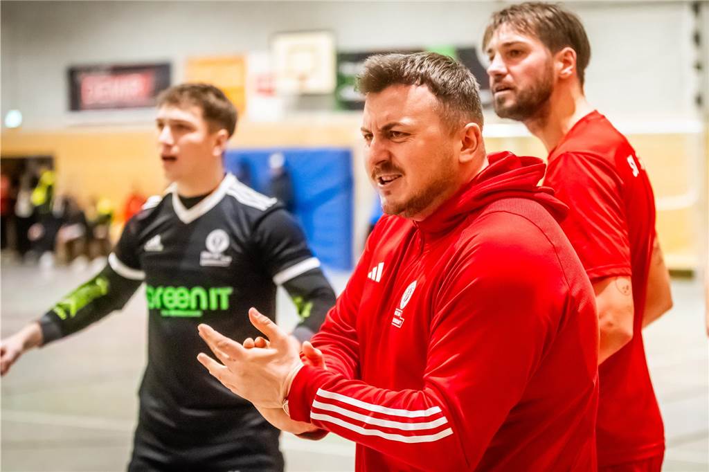 Trainer Egzon Gervalla und der SV Brackel haben über die Halle Renninghausen die Endrunde erreicht.