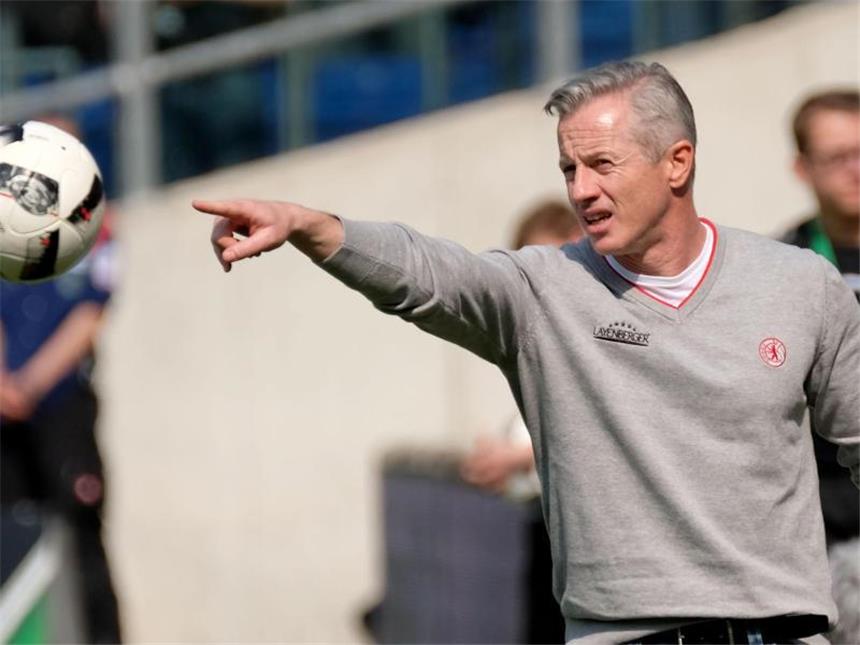 Union-Coach Keller im Aufstiegsrennen zuversichtlich Trainer Jens Keller will mit dem 1. FC Union Berlin aufsteigen. Foto: Peter Steffen
