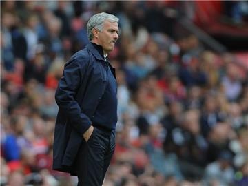 Trainer Jose Mourinho ist nach dem 3:1-Sieg über den Drittligisten Northampton Town im Ligapokal eine Runde weiter. Foto: Peter Powell