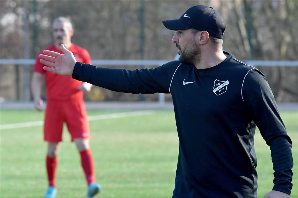 Halil Elitok verlässt die SG Gahmen und attackiert den Klub: „Ich fühle mich verarscht“ Trainer Kadir Kaya wies die Vorwürfe seines ehemaligen Spielers zurück.