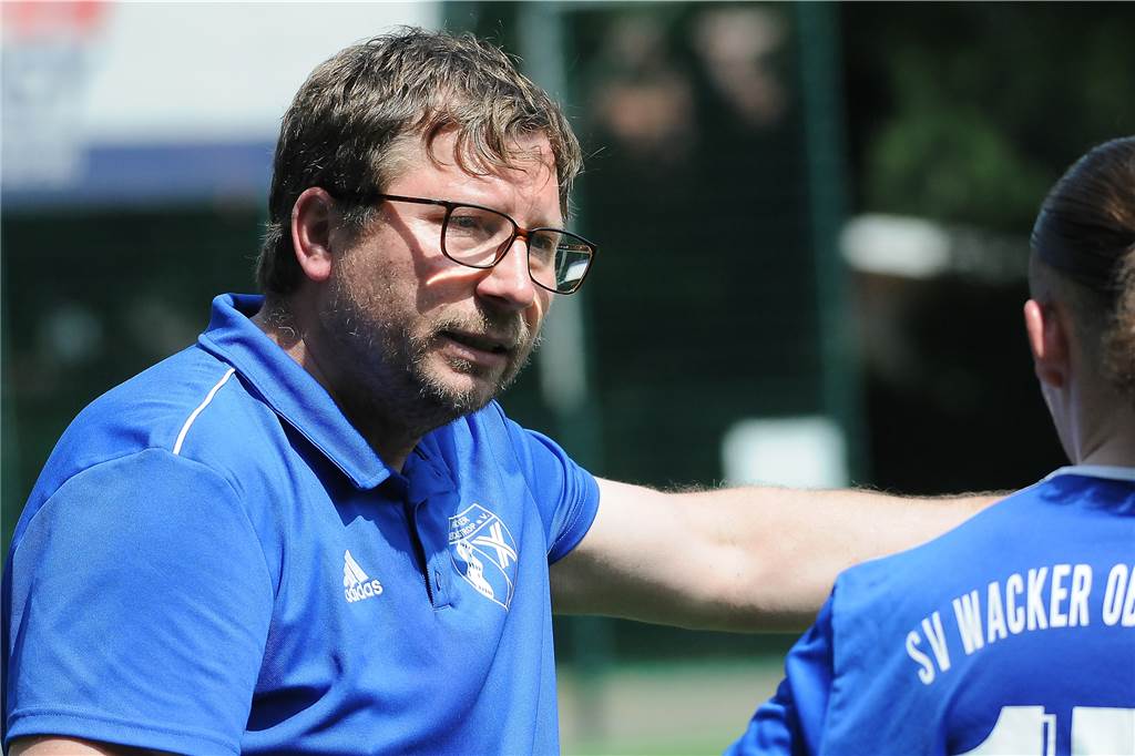 Wacker-Trainer mit klarer Ansage: „Wir wollen Meister werden“ Trainer Klaus Magiera (l.) betreut mit Co-Trainer Darius Schatterny die A-Junioren des SV Wacker Obercastrop.