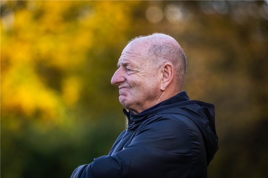 Erneuter Rückschlag für Westfalia Dortmund: FC Sarajevo Bosna holt sich den zweiten Platz Trainer Lothar Huber im Profil.