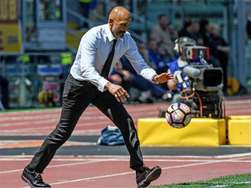 Trainer Spalletti verlässt AS Rom - Wechsel zu Inter? Trainer Luciano Spalletti wird den AS Rom verlassen. Foto: Alessandro Di Meo