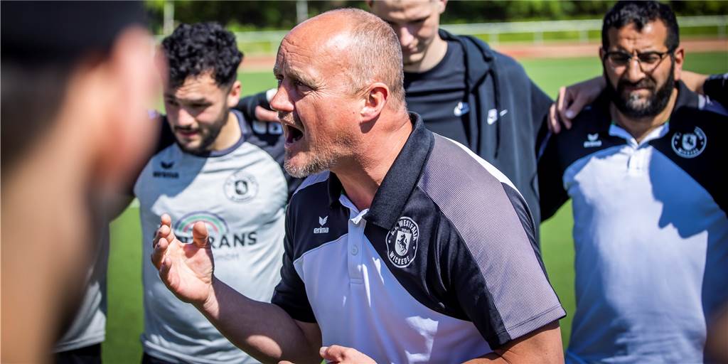 Westfalia Wickede feiert emotionalen Heimsieg auf fremdem Platz, der überlebenswichtig ist Trainer Marko Schott heizte seiner Elf ein. Für Westfalia Wickede geht es um den Verbleib in der Westfalenliga.