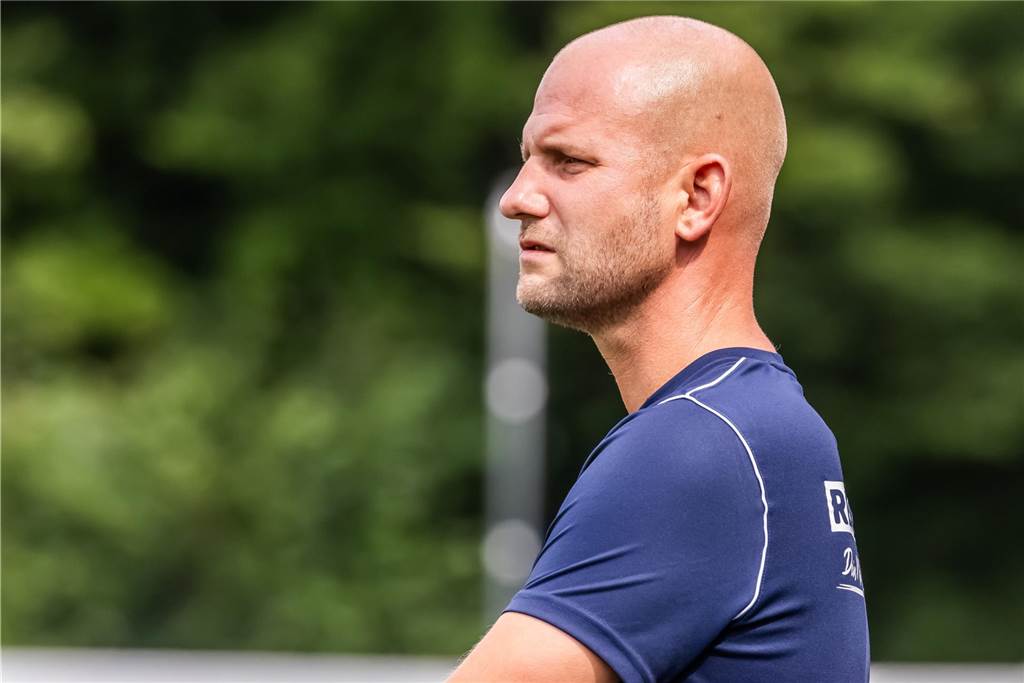 Klarer Sieger zwischen Holzen-Sommerberg und Hörder SC: Aufstiegskandidat weiter ohne Punkt Trainer Markus Ottenberg und der VfR Kirchlinde, im Vorjahr noch Tabellendritter, warten weiter auf den ersten Punkt in der Kreisliga A1 Dortmund.