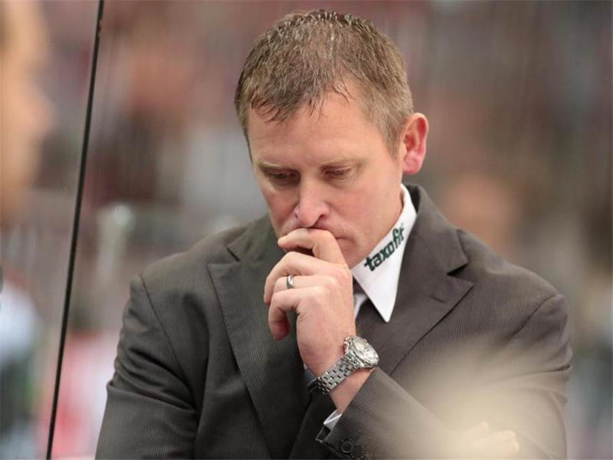Haie: Ultimatum für den Coach, Schelte für die Spieler Trainer Niklas Sundblad droht das Aus. Foto: Thilo Schmülgen