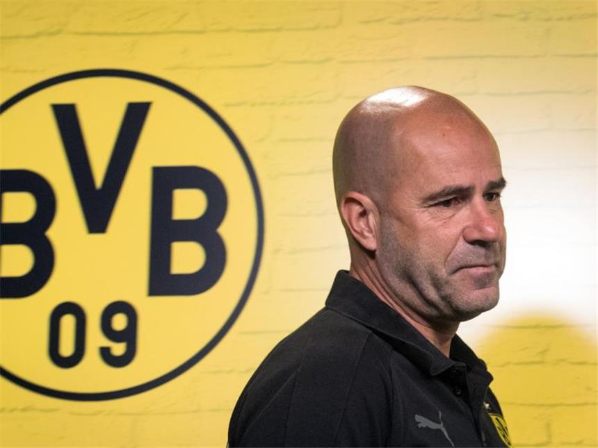 Schmelzer-Comeback beim BVB erst nach der Länderspielwoche Trainer Peter Bosz gab bei einer Pressekonferenz Infos zum Fitnesszustand seiner Spieler. Foto: Bernd Thissen