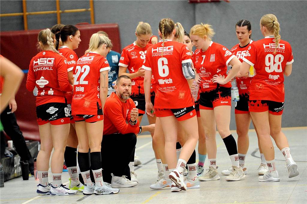 HSG Schwerte/Westhofen ist ambitioniert unterwegs : Lange Hallenschließung ärgert Trainer Trainer Peter Hengstenberg ärgert sich über die dreiwöchige Hallenschließung mit Beginn der Sommerferien.
