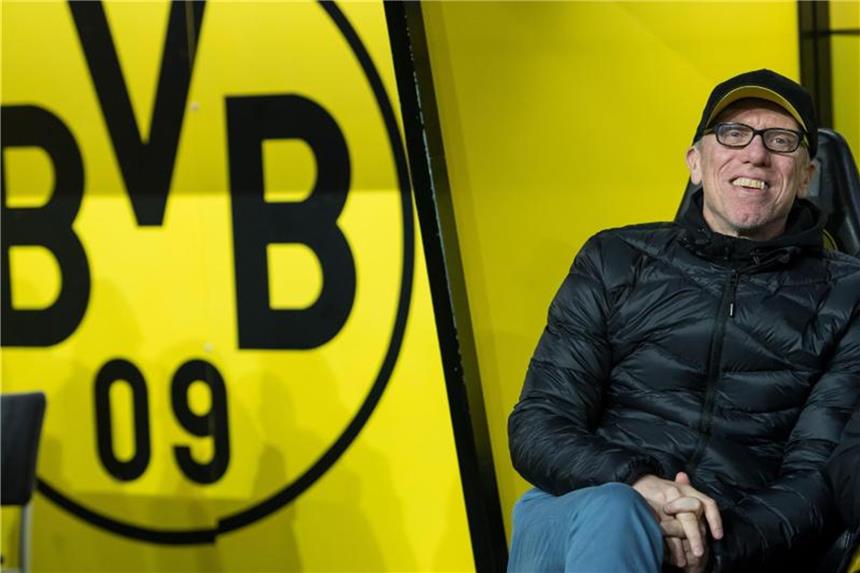 Trainer Stöger sammelt beim BVB Argumente für seine Zukunft Trainer Peter Stöger sieht bei Borussia Dortmund für sich eine Zukunft. Foto: Guido Kirchner