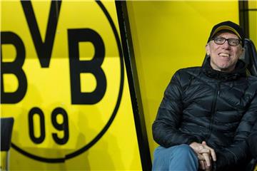 Trainer Peter Stöger sieht bei Borussia Dortmund für sich eine Zukunft. Foto: Guido Kirchner