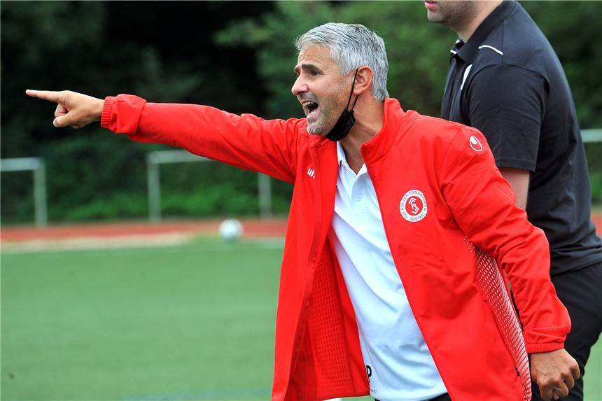 14 Treffer in einem Spiel - eine Bezirksliga-Torfabrik arbeitet auf Hochtouren Trainer Pietro Perrone sah ein 14:1-Schützenfest seiner Mannschaft gegen den SV Herbede.