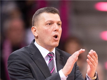 Trainer Predrag Krunic holte mit den Bonnern einen Auswärtssieg. Foto: Marius Becker