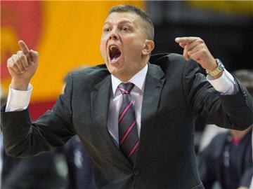 Trainer Predrag Krunic holte mit den Telekom Baskets Bonn den zweiten Zwischenrunden-Sieg. Foto: Annegret Hilse