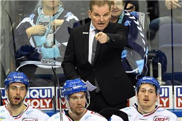 Trainer Sean Simpson wurde bei den Adler Mannheim entlassen. Foto: Soeren Stache/dpa