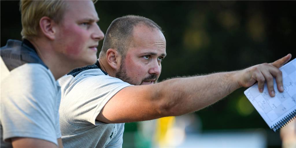 Westfalia Wethmar schlägt beim Werner SC zu: Besondere Konstellation gibt den Ausschlag Trainer Steven Koch (r.) kann kurzfristig noch einen weiteren Neuzugang bei Westfalia Wethmar begrüßen.