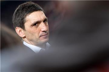 Trainer Tayfun Korkut braucht mit dem VfB Stuttgart noch einige Punkte um der Relegation sicher zu entgehen. Foto: Sebastian Gollnow