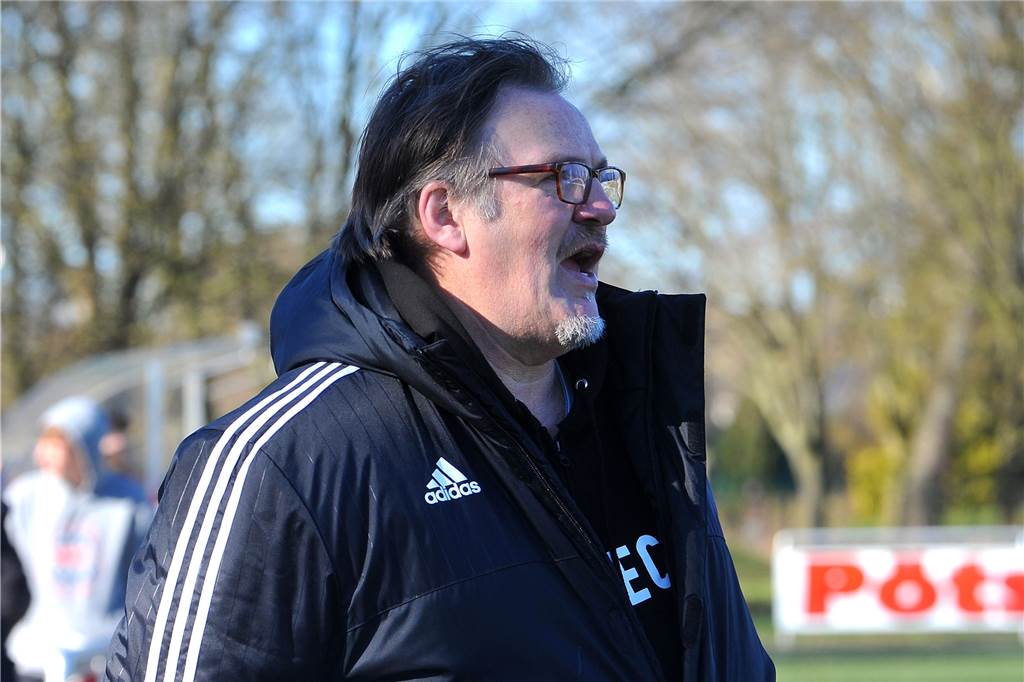Schwerter Kreisligist erwartet Gegner, der zuletzt nicht antrat und davor 0:20 verloren hat Trainer Thomas Latta glaubt weiterhin an den Kreisliga-B-Klassenerhalt der zweiten Mannschaft des Geisecker SV.