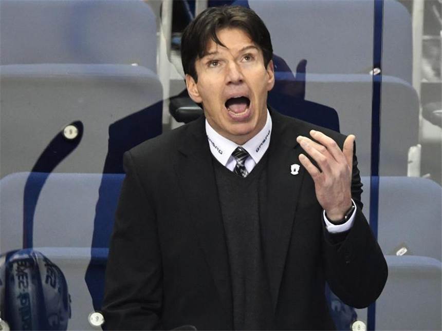 Eisbären immer tiefer in der Krise Trainer Uwe Krupp kassierte mit den Eisbären Berlin bereits die sechste Pleite in Serie. Foto: Soeren Stache