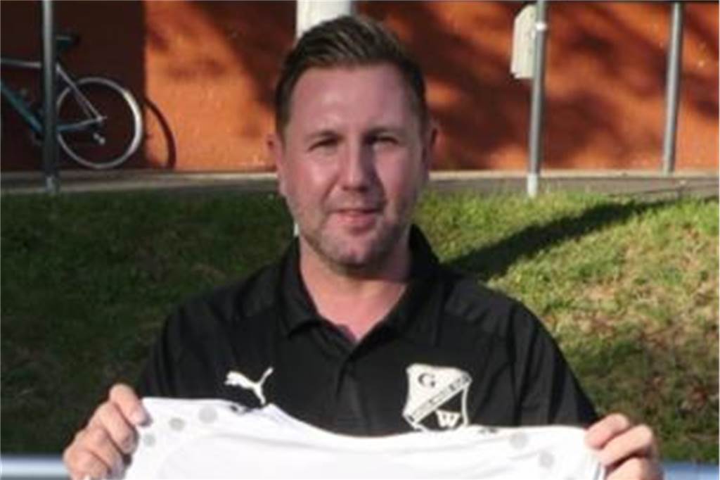 Dortmunder B-Liga-Trainer hält emotionalere Ansprachen als Steffen Baumgart Trainer von GW Kley: Adalbert „Adi“ Komor.