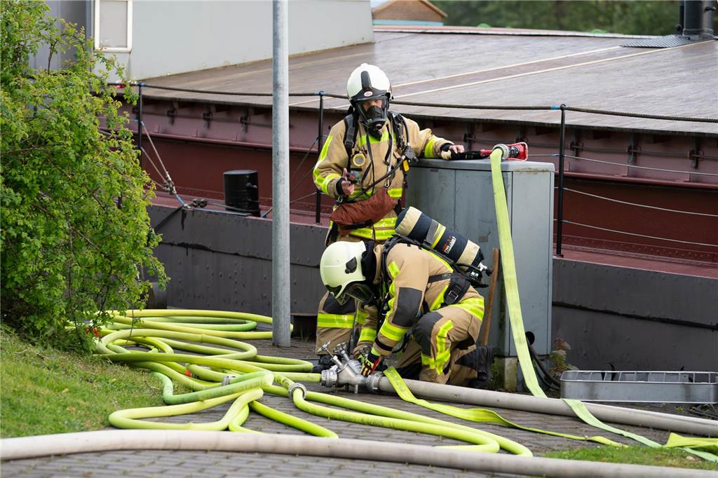 Gemeinsame Großübung von Feuerwehr Waltrop, DLRG und THW am Alten Schiffshebewerk in Henrichenburg.
