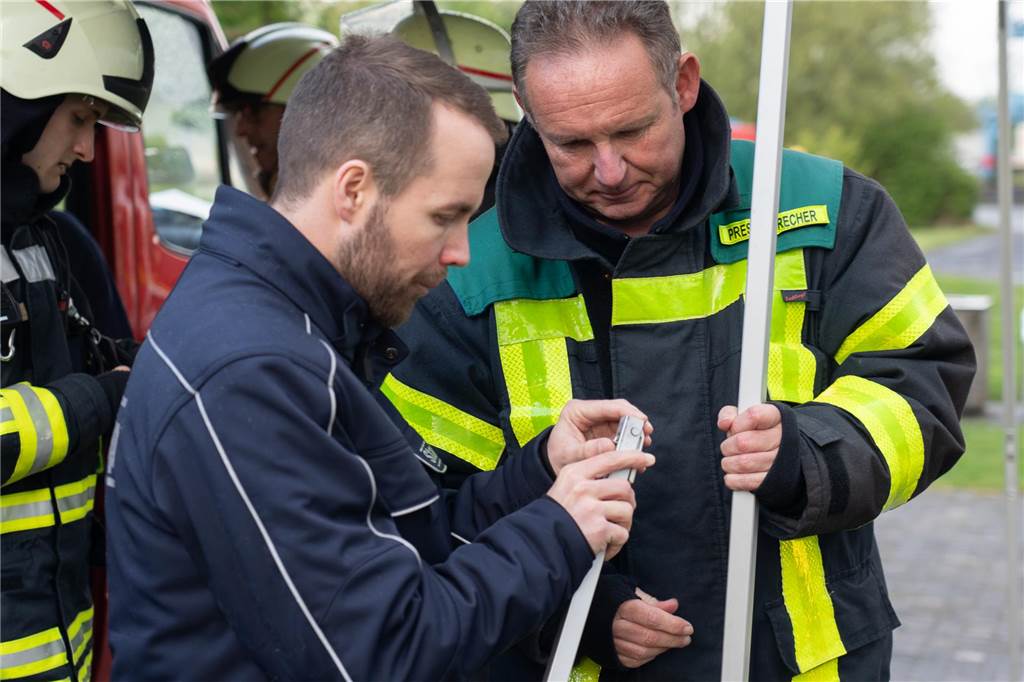Gemeinsame Großübung von Feuerwehr Waltrop, DLRG und THW am Alten Schiffshebewerk in Henrichenburg.