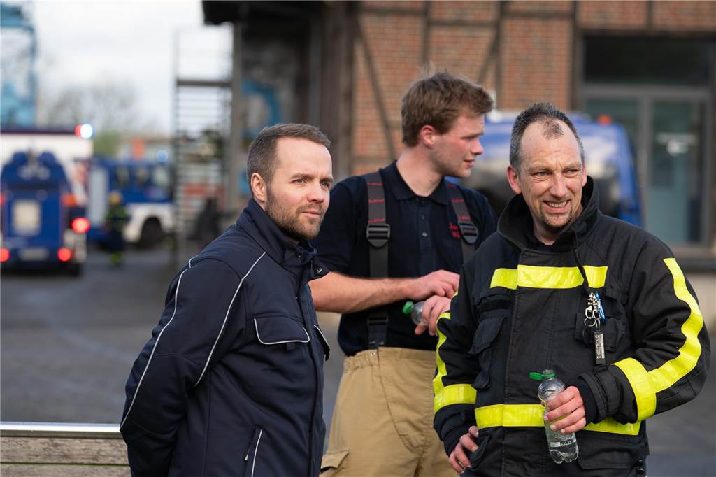 Gemeinsame Großübung von Feuerwehr Waltrop, DLRG und THW am Alten Schiffshebewerk in Henrichenburg.
