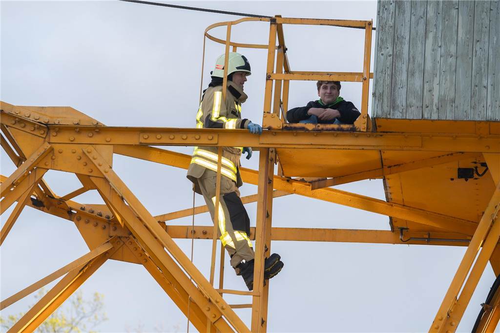 Gemeinsame Großübung von Feuerwehr Waltrop, DLRG und THW am Alten Schiffshebewerk in Henrichenburg.