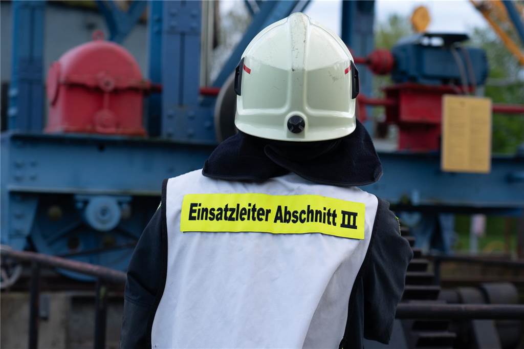 Gemeinsame Großübung von Feuerwehr Waltrop, DLRG und THW am Alten Schiffshebewerk in Henrichenburg.