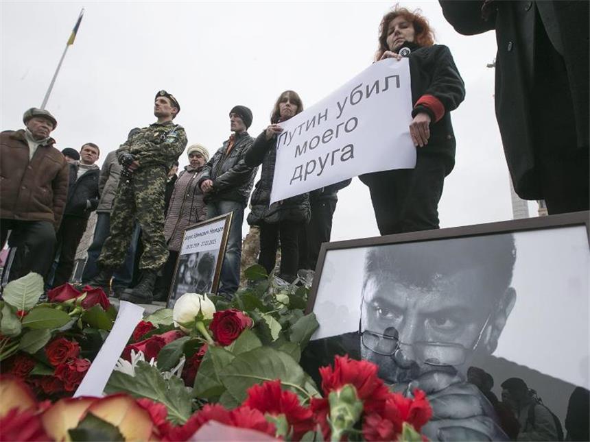 Entsetzen nach Mord an Putin-Kritiker Nemzow Trauer auch in Kiew: Boris Newzow galt als Glühender Unterstützer der dortigen prowestlichen Führung. Foto: Sergej Dolzhenko