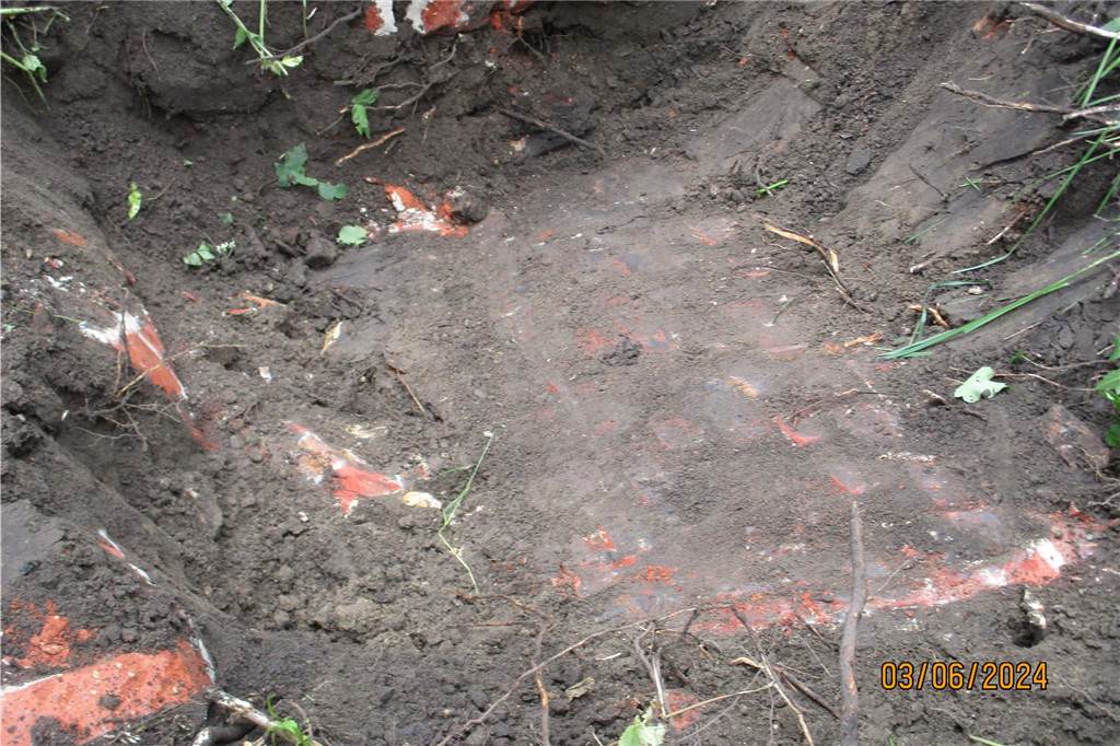 Sensationelle Funde und Pläne für den Garten des „Hohen Hauses“ Steine im Boden
